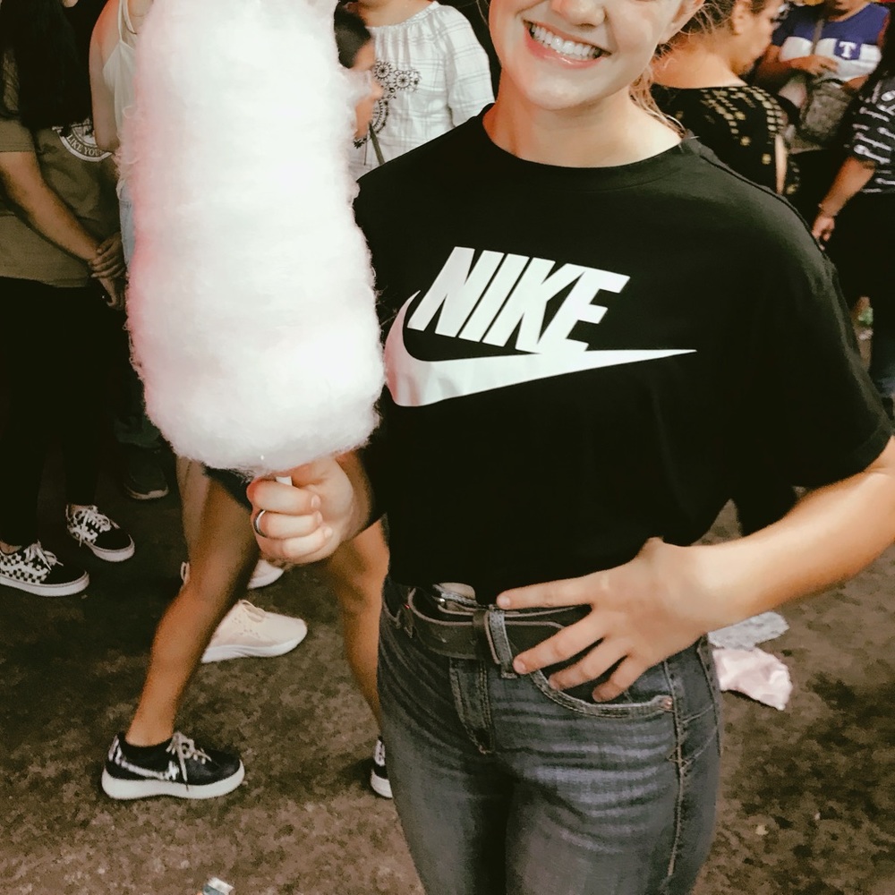 Cropped Nike Shirt